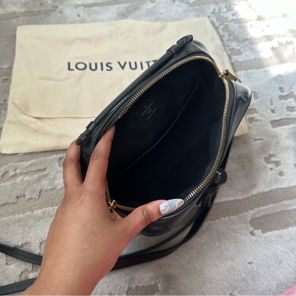 Authentic/ Pre-loved LOUIS VUITTON Monogram Saintonge - Picture 9 of 12